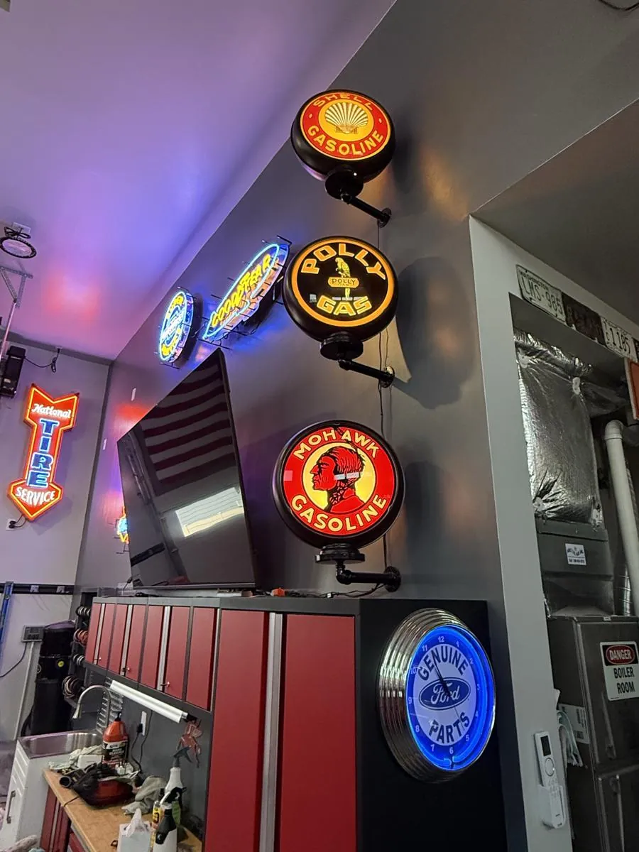 Gas & oil, all lit up