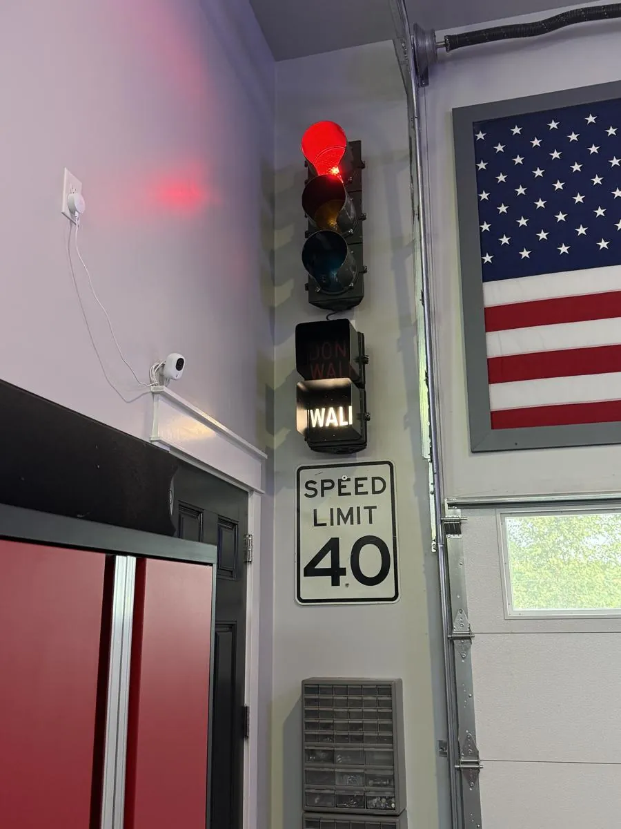 Even the traffic light